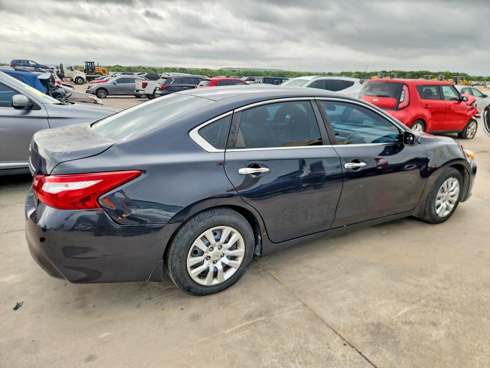 Продажа на аукционе авто 2016 Nissan Altima, vin: 1N4AL3AP2GC240951, номер лота: 61381296