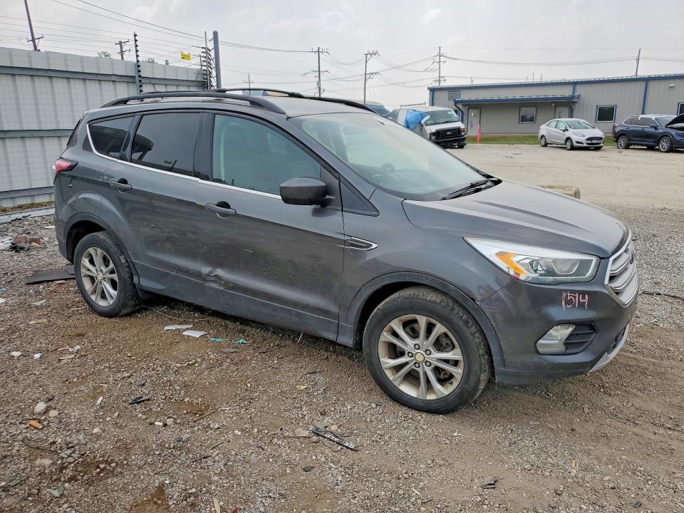 61602756 :رقم المزاد ، 1FMCU9G9XHUC36018 vin ، 2017 Ford Escape مزاد بيع