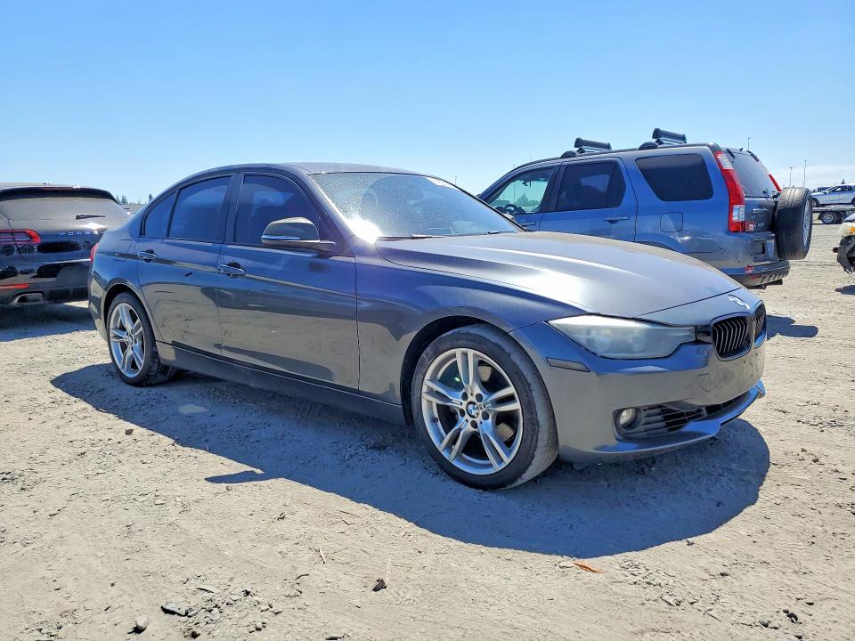 60824356 :رقم المزاد ، WBA3C1C56CF434133 vin ، 2012 Bmw 328 مزاد بيع