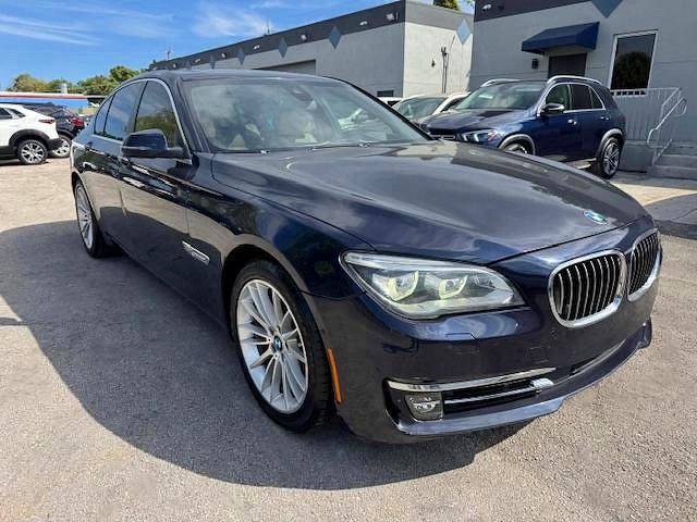 2015 Bmw 750 მანქანა იყიდება აუქციონზე, vin: WBAYB6C5XFD965910, აუქციონის ნომერი: 63611546