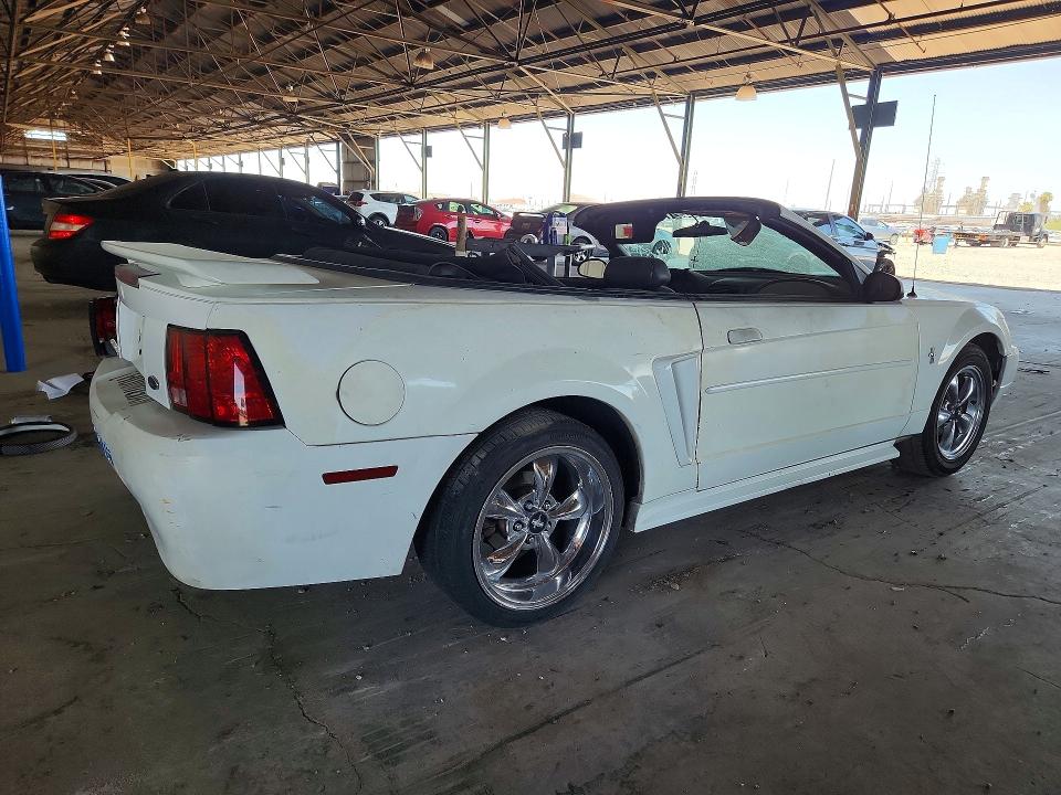 Продаж на аукціоні авто 2000 Ford Mustang, vin: 1FAFP4446YF239450, номер лоту: 59978766