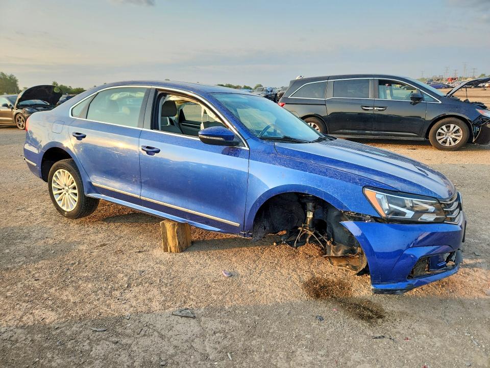 Продажа на аукционе авто 2016 Volkswagen Passat, vin: 1VWBT7A37GC015988, номер лота: 61772036