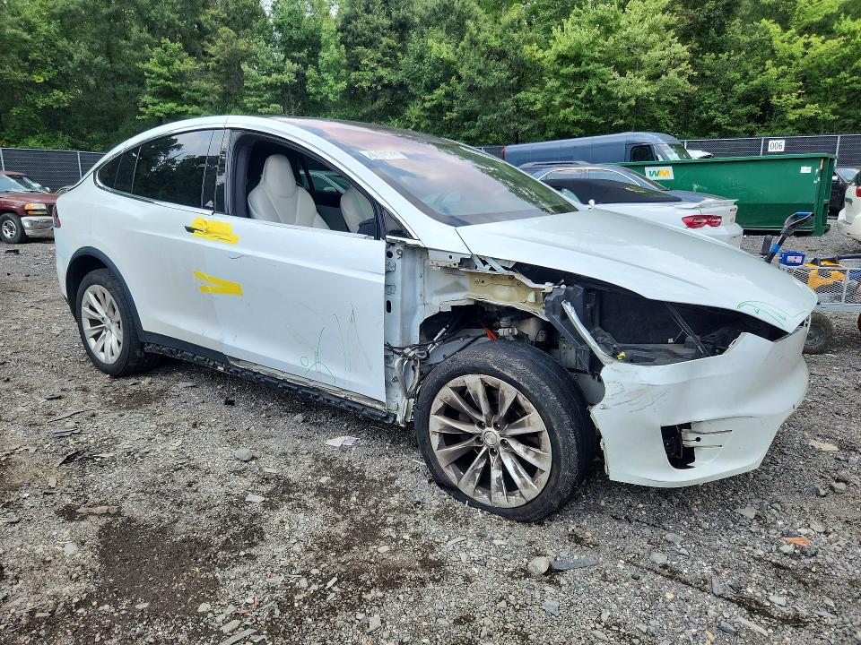 Продаж на аукціоні авто 2018 Tesla Model X, vin: 5YJXCBE24JF116803, номер лоту: 61958766