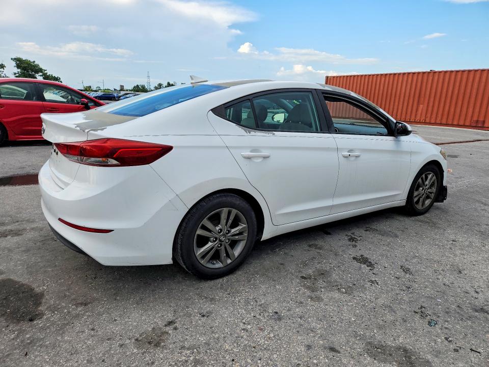61085516 :رقم المزاد ، 5NPD84LF7HH050250 vin ، 2017 Hyundai Elantra مزاد بيع