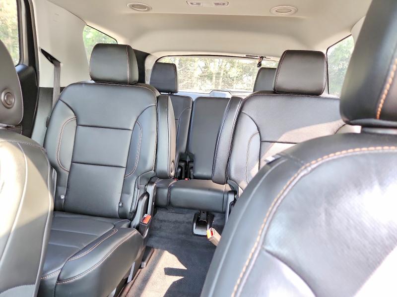 61088876 :رقم المزاد ، 1GNEVKKW7KJ233270 vin ، 2019 Chevrolet Traverse مزاد بيع