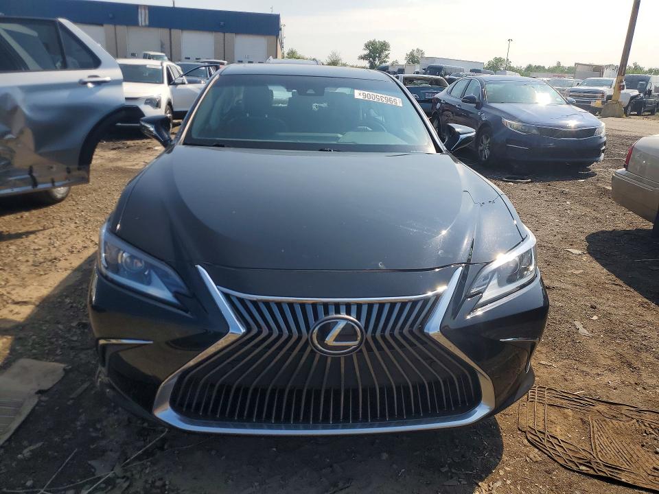 59635006 :رقم المزاد ، 58ADZ1B1XMU095706 vin ، 2021 Lexus Es 350 مزاد بيع