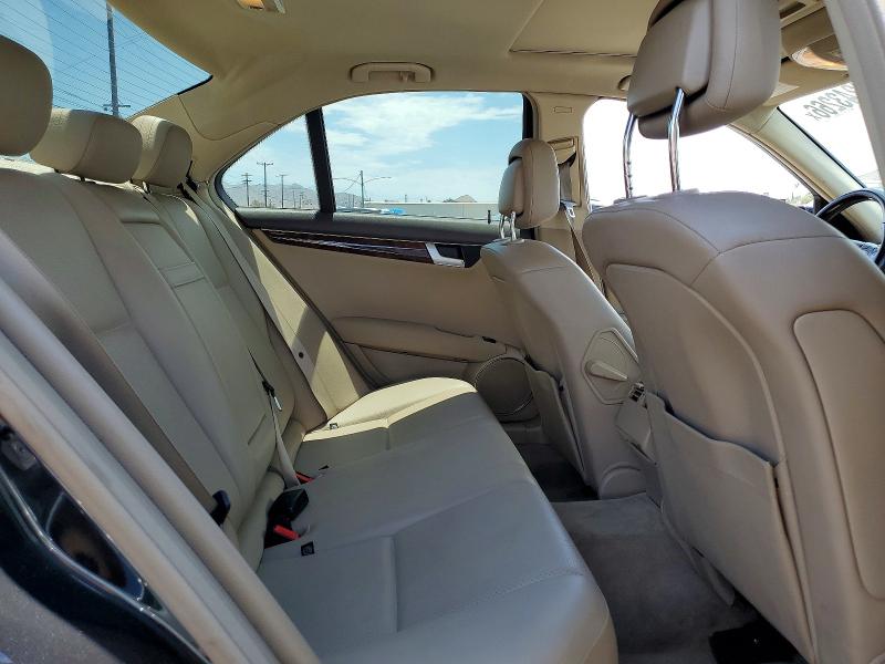 2014 Mercedes-benz C მანქანა იყიდება აუქციონზე, vin: WDDGF4HB8EA900324, აუქციონის ნომერი: 62243266