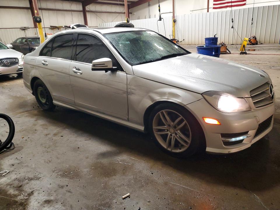 62824956 :رقم المزاد ، WDDGF8AB4DA840817 vin ، 2013 Mercedes-benz C مزاد بيع