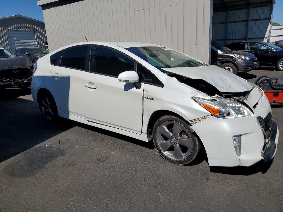 61648676 :رقم المزاد ، JTDKN3DU7F0416659 vin ، 2015 Toyota Prius مزاد بيع
