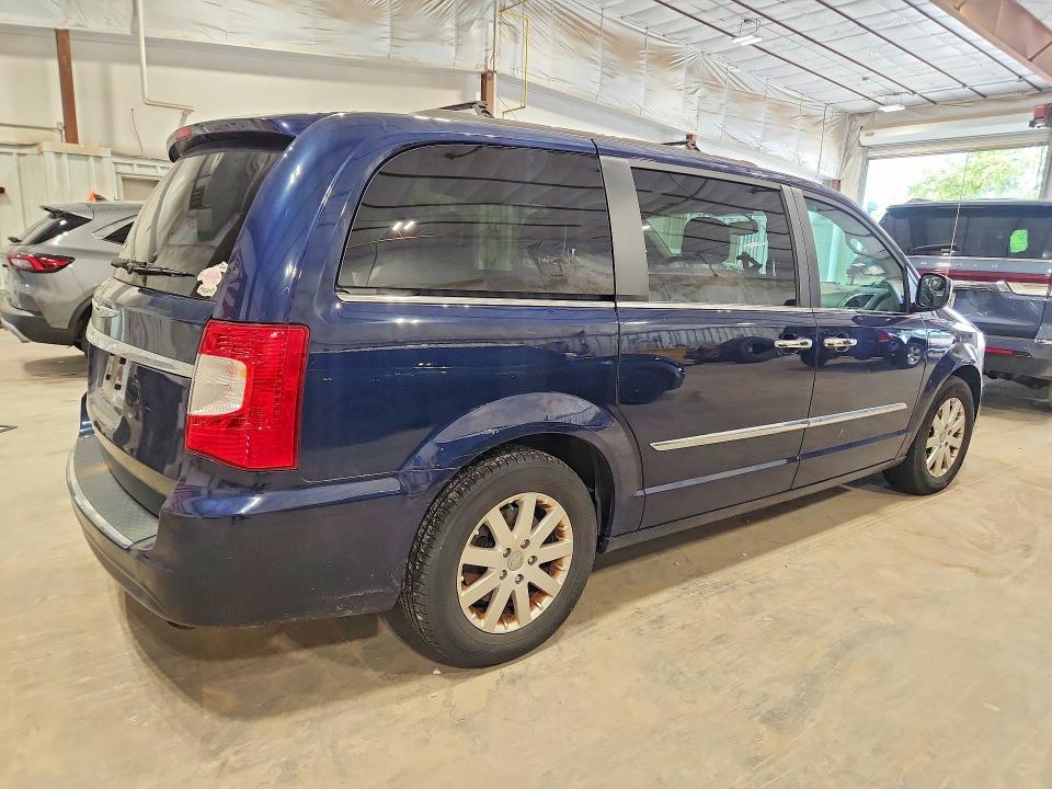 63351376 :رقم المزاد ، 2C4RC1BG0FR583134 vin ، 2015 Chrysler Town & Country مزاد بيع