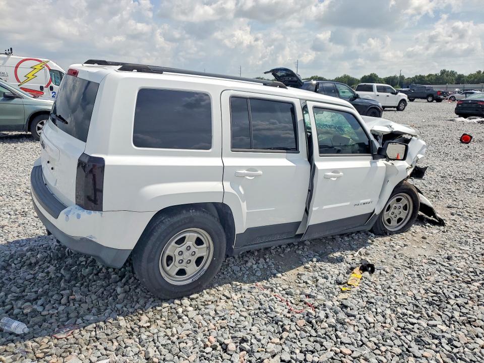62571346 :رقم المزاد ، 1C4NJRBB0FD225591 vin ، 2015 Jeep Patriot مزاد بيع