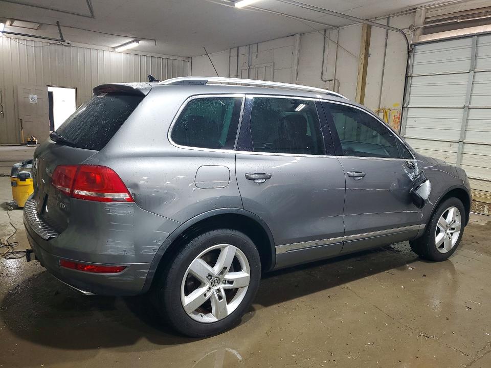 Aukcja sprzedaży 2013 Volkswagen Touareg, vin: WVGEP9BP9DD003652, numer aukcji: 59900736