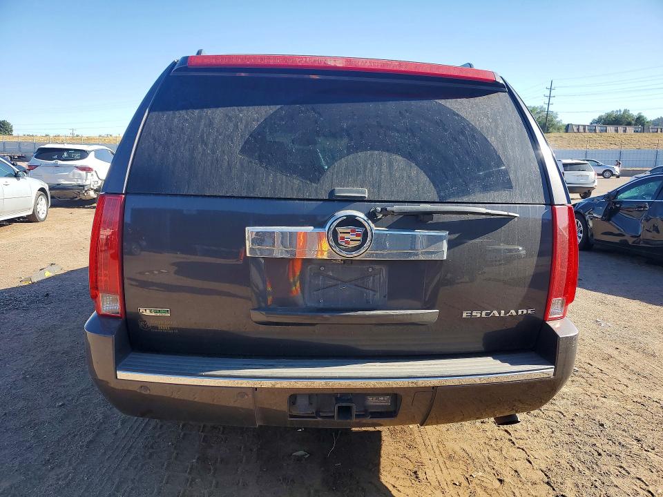 2011 Cadillac Escalade მანქანა იყიდება აუქციონზე, vin: 1GYS4JEF7BR306573, აუქციონის ნომერი: 61060096