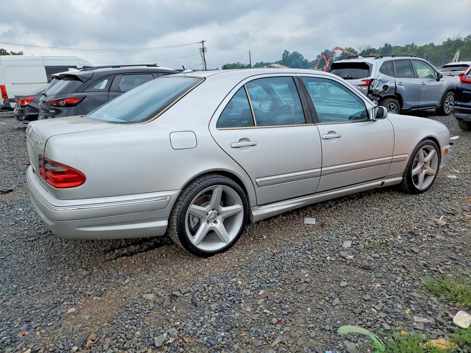 60169776 :رقم المزاد ، WDBJF74J31B309660 vin ، 2001 Mercedes-benz E مزاد بيع