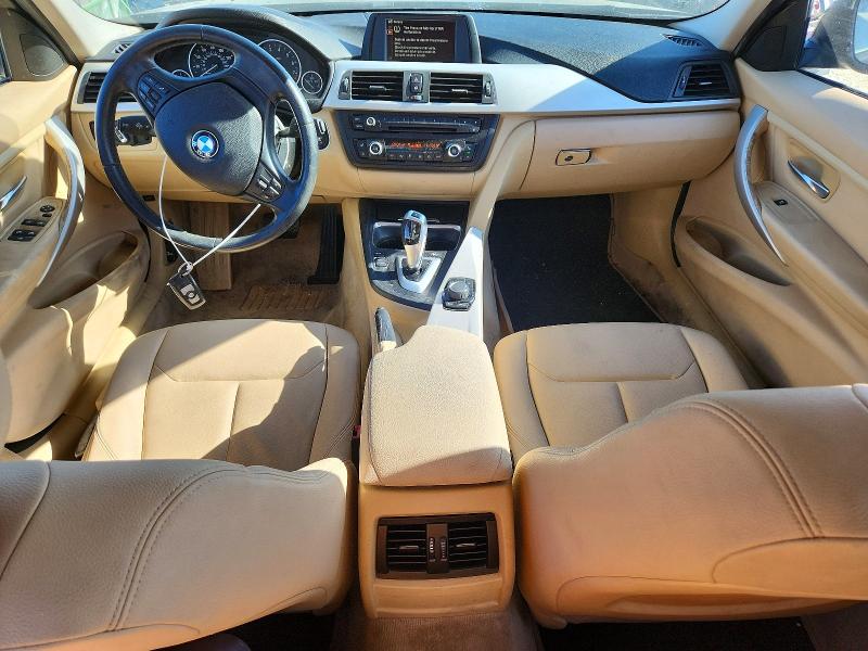 61083056 :رقم المزاد ، WBA3C3C54DF981866 vin ، 2013 Bmw 320 مزاد بيع