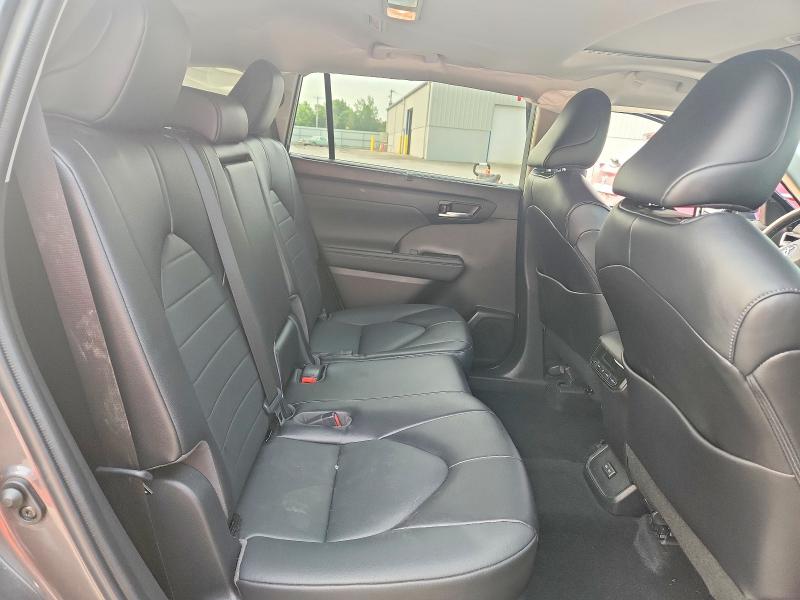 60921586 :رقم المزاد ، 5TDHZRBH6NS586756 vin ، 2022 Toyota Highlander مزاد بيع