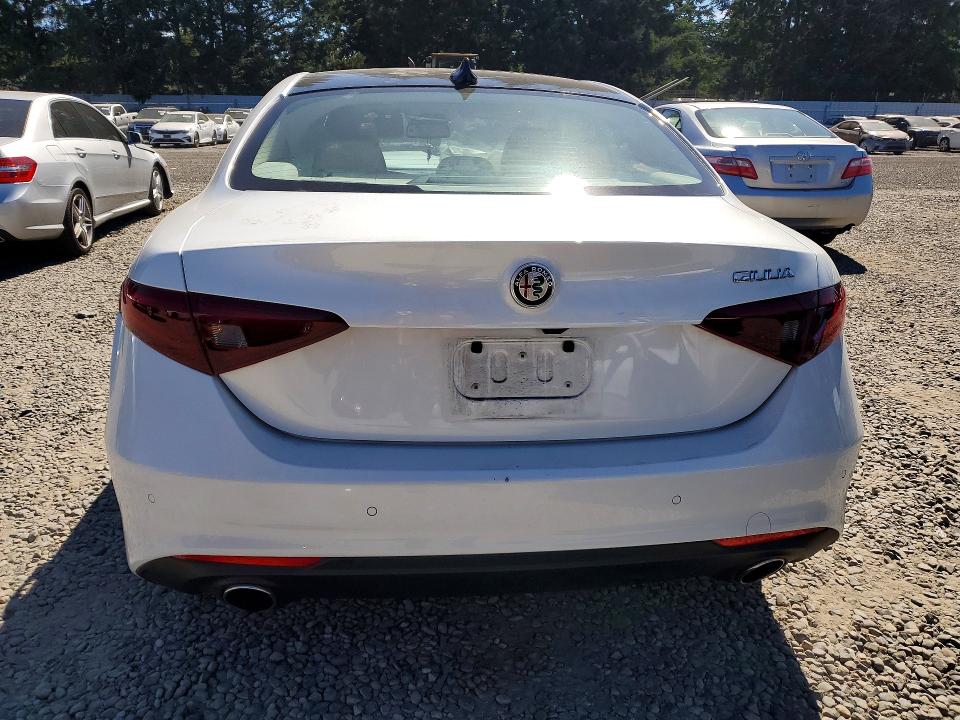 60259686 :رقم المزاد ، ZARFAMBN8M7648051 vin ، 2021 Alfa Romeo Giulia مزاد بيع