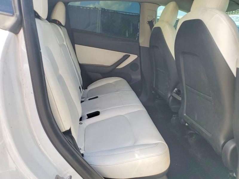 59358266 :رقم المزاد ، 5YJYGDEE1MF306898 vin ، 2021 Tesla Model Y مزاد بيع