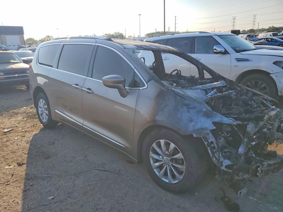 Продажа на аукционе авто 2018 Chrysler Pacifica, vin: 2C4RC1EG8JR187067, номер лота: 63231666