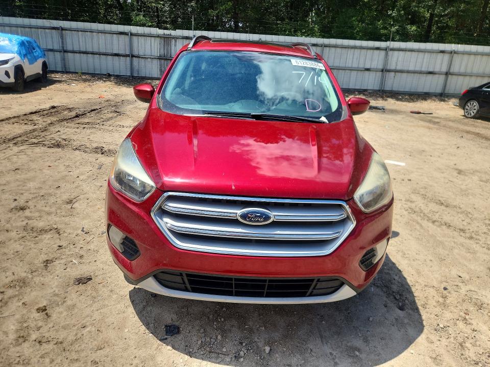 61283886 :رقم المزاد ، 1FMCU0GD1JUD17639 vin ، 2018 Ford Escape مزاد بيع
