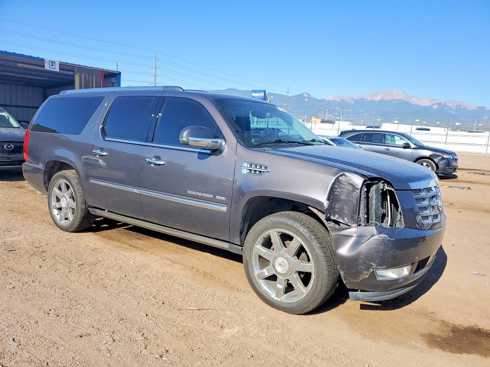 2011 Cadillac Escalade მანქანა იყიდება აუქციონზე, vin: 1GYS4JEF7BR306573, აუქციონის ნომერი: 61060096