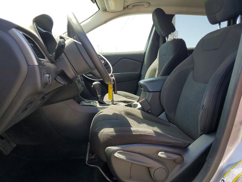 60987326 :رقم المزاد ، 1C4PJLCB8KD284709 vin ، 2019 Jeep Cherokee مزاد بيع