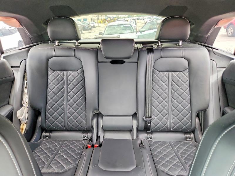 62523596 :رقم المزاد ، WA1CWBF10PD005445 vin ، 2023 Audi Sq8 مزاد بيع