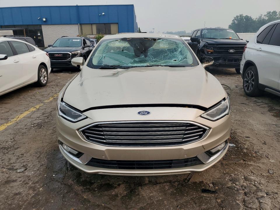 61475856 :رقم المزاد ، 3FA6P0LU4HR100348 vin ، 2017 Ford Fusion مزاد بيع