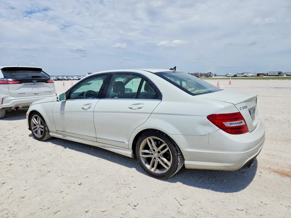 85980005 :رقم المزاد ، WDDGF8BB0CR192004 vin ، 2012 Mercedes-benz C مزاد بيع