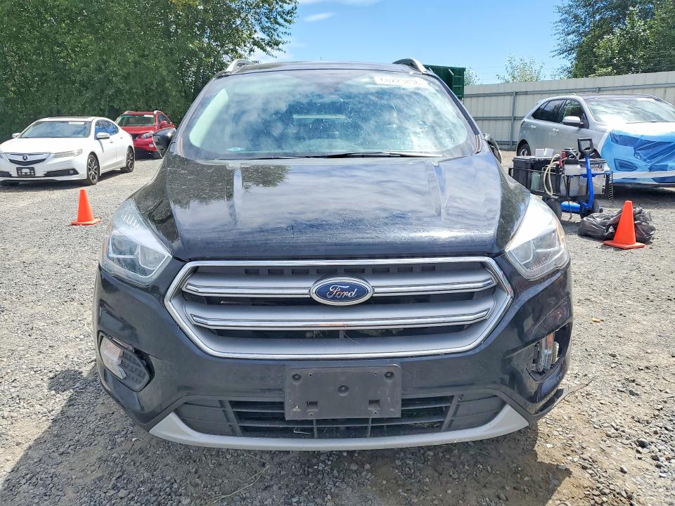 60223836 :رقم المزاد ، 1FMCU9JD2HUE37618 vin ، 2017 Ford Escape مزاد بيع