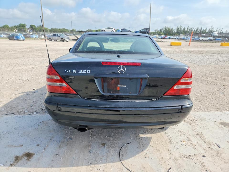 Aukcja sprzedaży 2001 Mercedes-benz Slk, vin: WDBKK65F21F172126, numer aukcji: 62489026