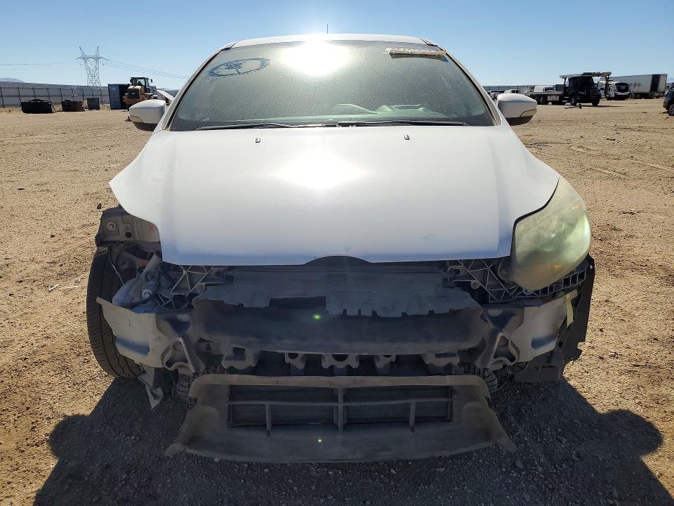 85626005 :رقم المزاد ، 1FADP3L98EL399440 vin ، 2014 Ford Focus مزاد بيع