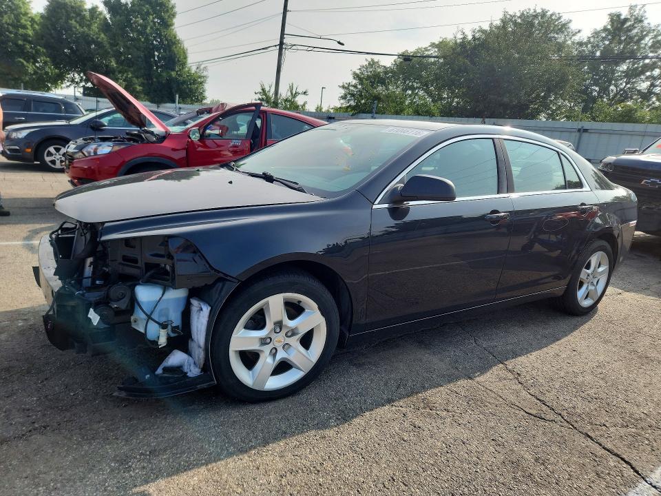 61046116 :رقم المزاد ، 1G1ZB5EBXAF245811 vin ، 2010 Chevrolet Malibu مزاد بيع