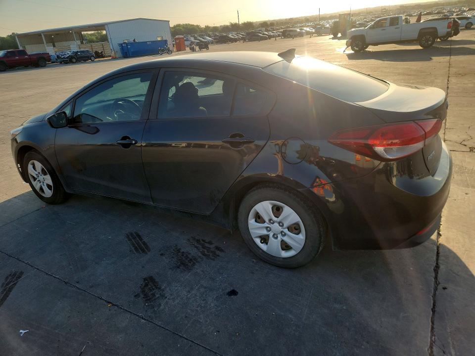2017 Kia Forte მანქანა იყიდება აუქციონზე, vin: 3KPFK4A7XHE083611, აუქციონის ნომერი: 62916696