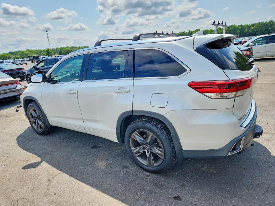 Продаж на аукціоні авто 2018 Toyota Highlander, vin: 5TDDZRFH8JS854497, номер лоту: 62285456