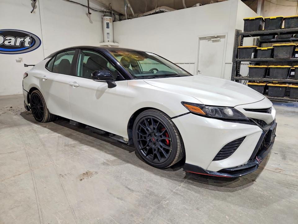 60878756 :رقم المزاد ، 4T1KZ1AK9NU066076 vin ، 2022 Toyota Camry مزاد بيع