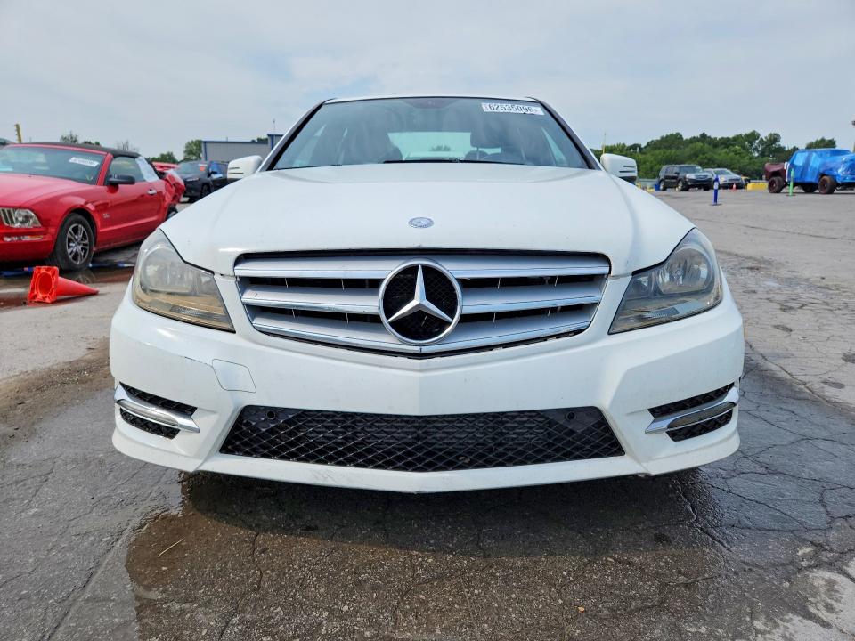 2013 Mercedes-benz C მანქანა იყიდება აუქციონზე, vin: WDDGF4HB3DR245389, აუქციონის ნომერი: 62535096