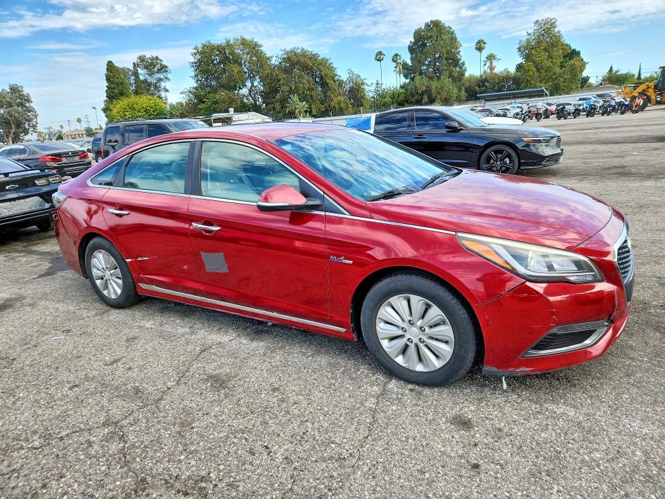 Продажа на аукционе авто 2016 Hyundai Sonata Hybrid, vin: KMHE24L17GA009192, номер лота: 61054126