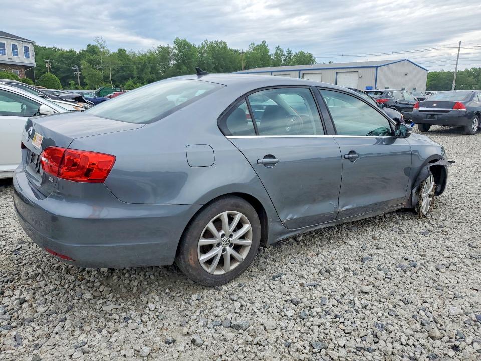 85631675 :رقم المزاد ، 3VWB17AJXEM441710 vin ، 2014 Volkswagen Jetta مزاد بيع