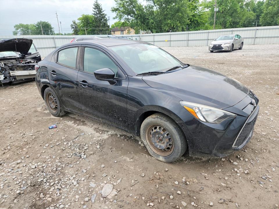 60763176 :رقم المزاد ، 3MYDLBYV1KY516107 vin ، 2019 Toyota Yaris مزاد بيع