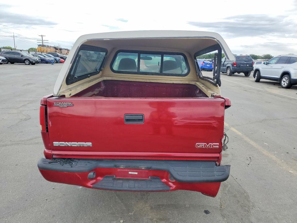 60687606 :رقم المزاد ، 1GTCS14H438249212 vin ، 2003 Gmc Sonoma مزاد بيع