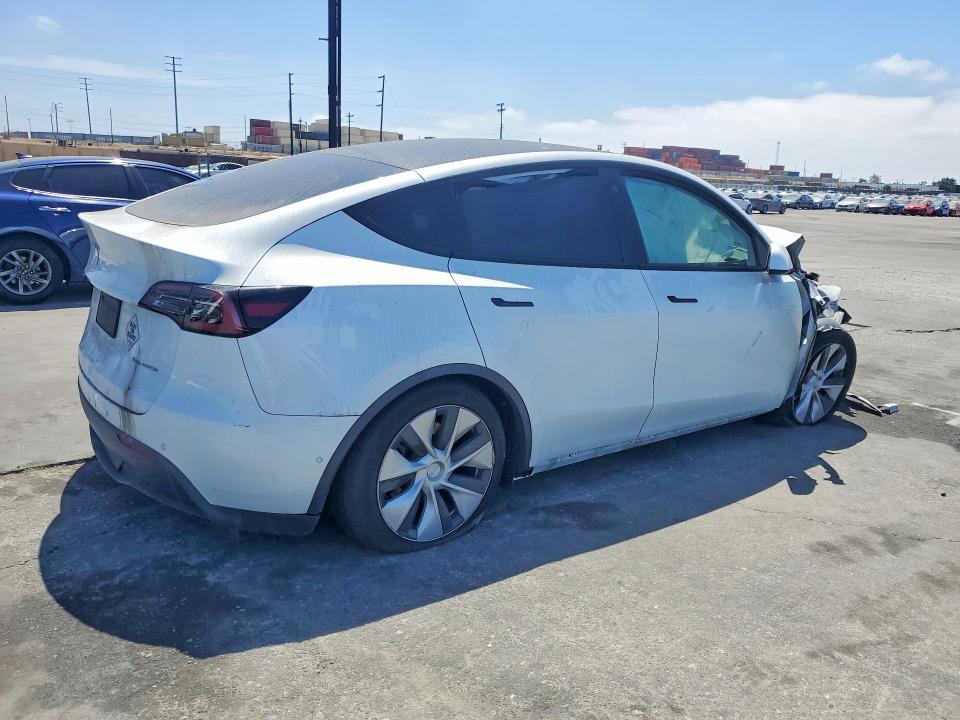 46409376 :رقم المزاد ، 7SAYGDEE8NF341166 vin ، 2022 Tesla Model Y مزاد بيع
