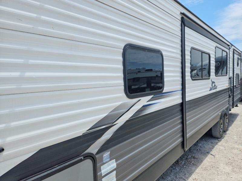 59608076 :رقم المزاد ، 1UJBJ0BT0N1TR0869 vin ، 2022 Jay Rv Trailer مزاد بيع