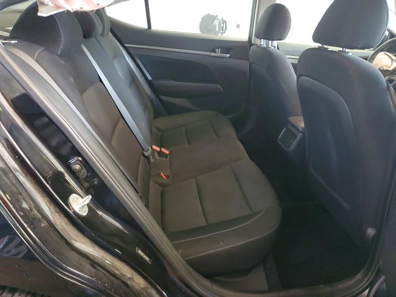 63170276 :رقم المزاد ، 5NPD84LF2JH236154 vin ، 2018 Hyundai Elantra مزاد بيع
