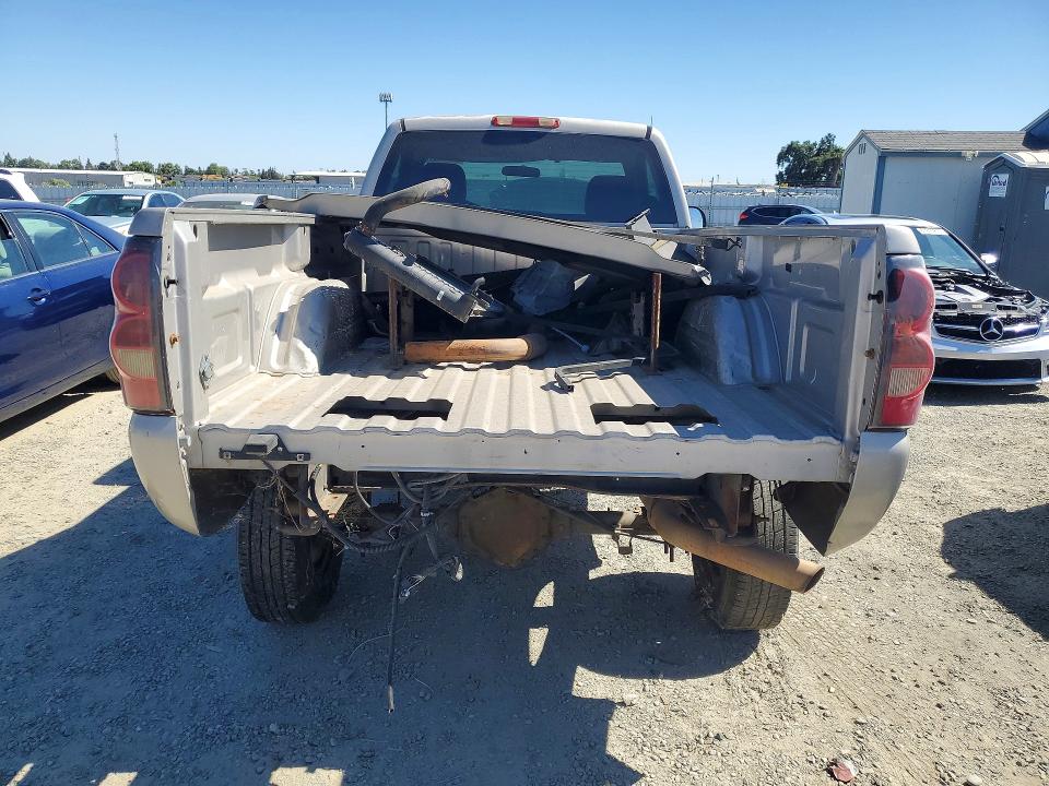 60982576 :رقم المزاد ، 1GCHC24U86E218766 vin ، 2006 Chevrolet Silverado مزاد بيع
