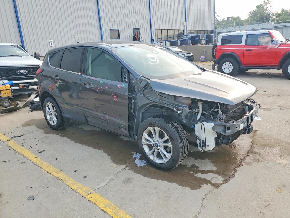 62304856 :رقم المزاد ، 1FMCU9GD6KUB23680 vin ، 2019 Ford Escape مزاد بيع