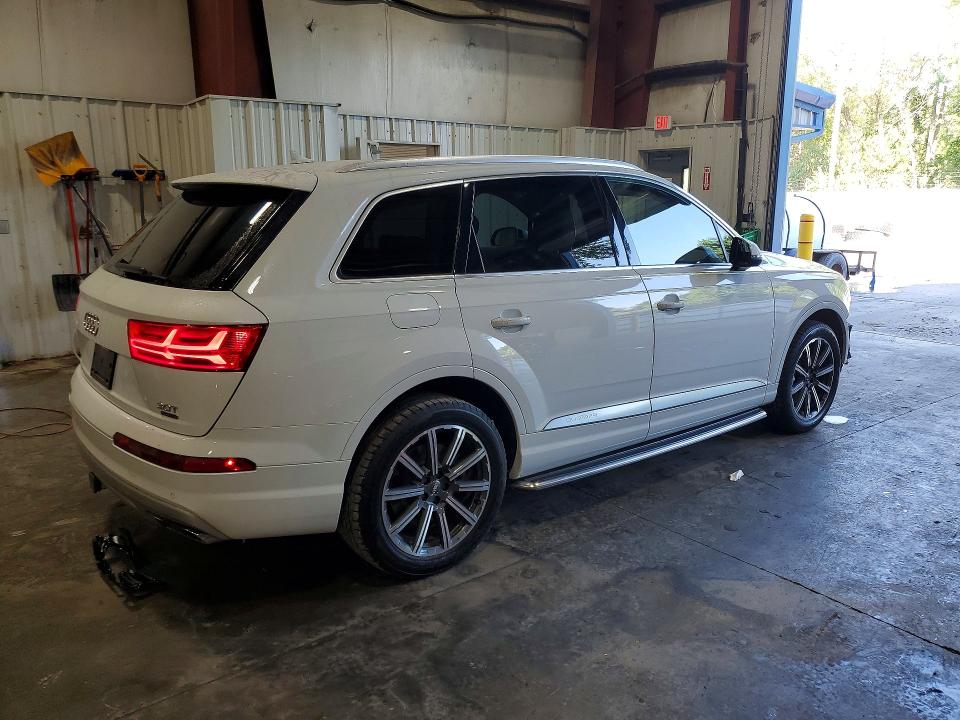 2018 Audi Q7 მანქანა იყიდება აუქციონზე, vin: WA1LAAF75JD002318, აუქციონის ნომერი: 63190176