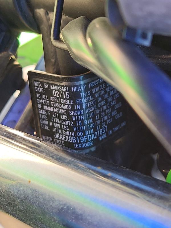 61222346 :رقم المزاد ، JKAEX8B19FDA21837 vin ، 2015 Kawasaki Ex300 مزاد بيع