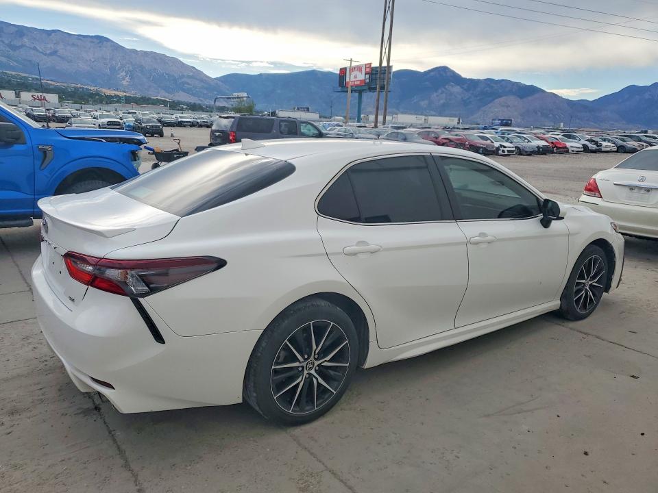 2021 Toyota Camry მანქანა იყიდება აუქციონზე, vin: 4T1G11AK4MU465246, აუქციონის ნომერი: 61876486
