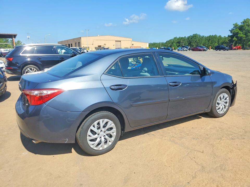 Продаж на аукціоні авто 2018 Toyota Corolla, vin: 5YFBURHE4JP776091, номер лоту: 62020426